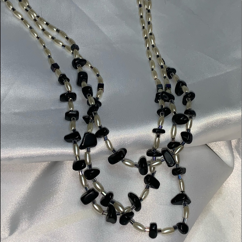 3 strands onyx and rice pearls necklace. - Picture 10 of 15